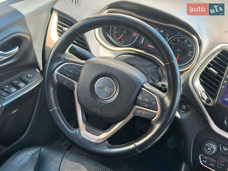 Внедорожник / Кроссовер Jeep Cherokee 2015 в Одессе