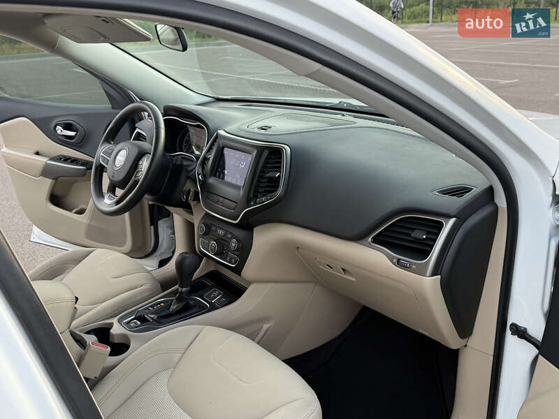 Внедорожник / Кроссовер Jeep Cherokee 2019 в Ровно