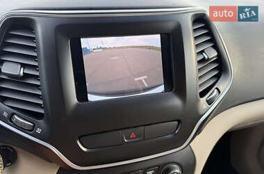 Позашляховик / Кросовер Jeep Cherokee 2019 в 