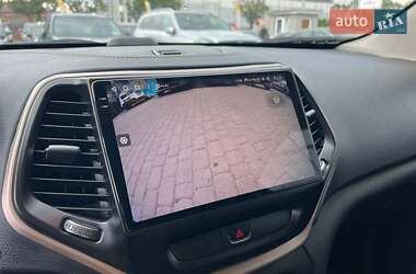 Внедорожник / Кроссовер Jeep Cherokee 2016 в 