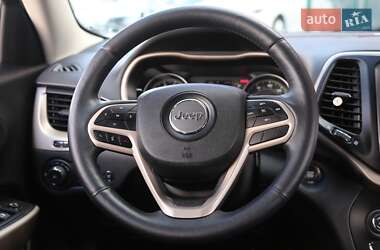 Внедорожник / Кроссовер Jeep Cherokee 2017 в 
