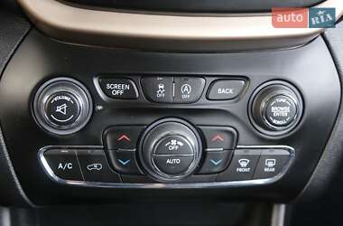 Внедорожник / Кроссовер Jeep Cherokee 2017 в 
