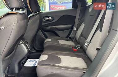 Внедорожник / Кроссовер Jeep Cherokee 2014 в 