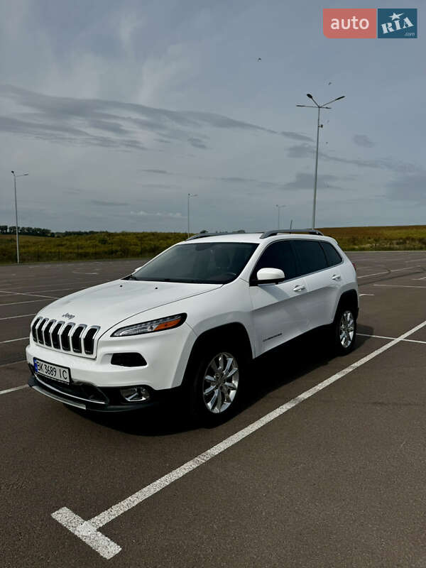 Внедорожник / Кроссовер Jeep Cherokee 2017 в 