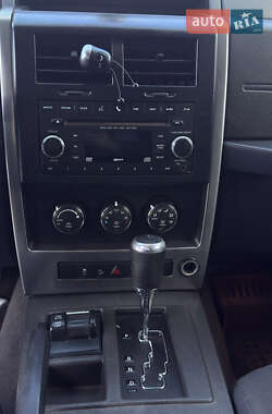 Внедорожник / Кроссовер Jeep Cherokee 2010 в 