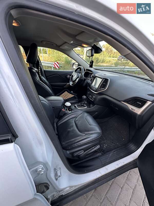 Внедорожник / Кроссовер Jeep Cherokee 2017 в Киеве фото 6 Внедорожник / Кроссовер Jeep Cherokee 2017 в Киеве