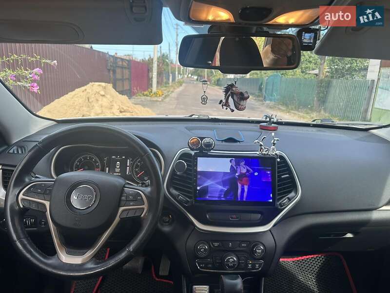 Позашляховик / Кросовер Jeep Cherokee 2013 в Житомирі