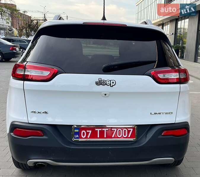 Внедорожник / Кроссовер Jeep Cherokee 2016 в Ужгороде