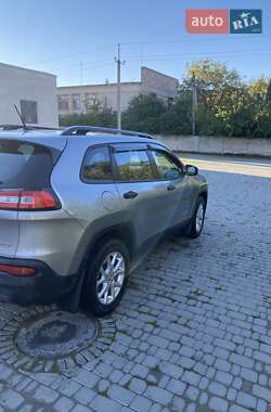 Внедорожник / Кроссовер Jeep Cherokee 2015 в 