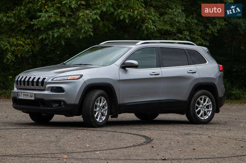 Внедорожник / Кроссовер Jeep Cherokee 2016 в Калуше