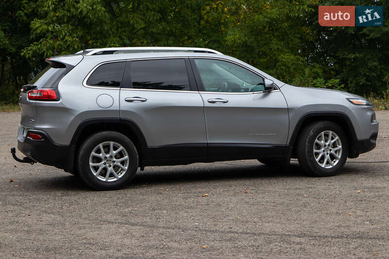 Внедорожник / Кроссовер Jeep Cherokee 2016 в Калуше