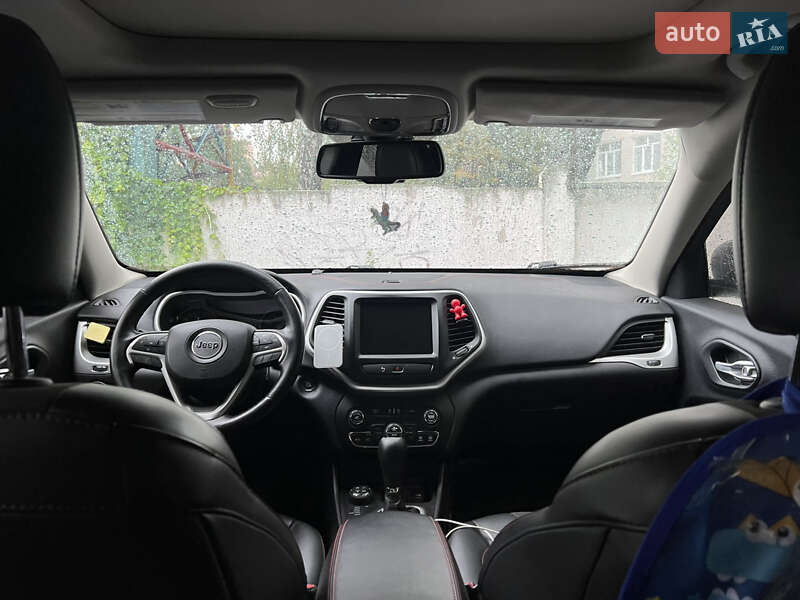 Внедорожник / Кроссовер Jeep Cherokee 2015 в Бердичеве