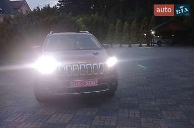 Внедорожник / Кроссовер Jeep Cherokee 2016 в 