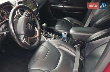 Внедорожник / Кроссовер Jeep Cherokee 2016 в 