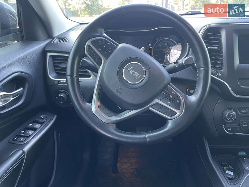 Позашляховик / Кросовер Jeep Cherokee 2019 в Дніпрі