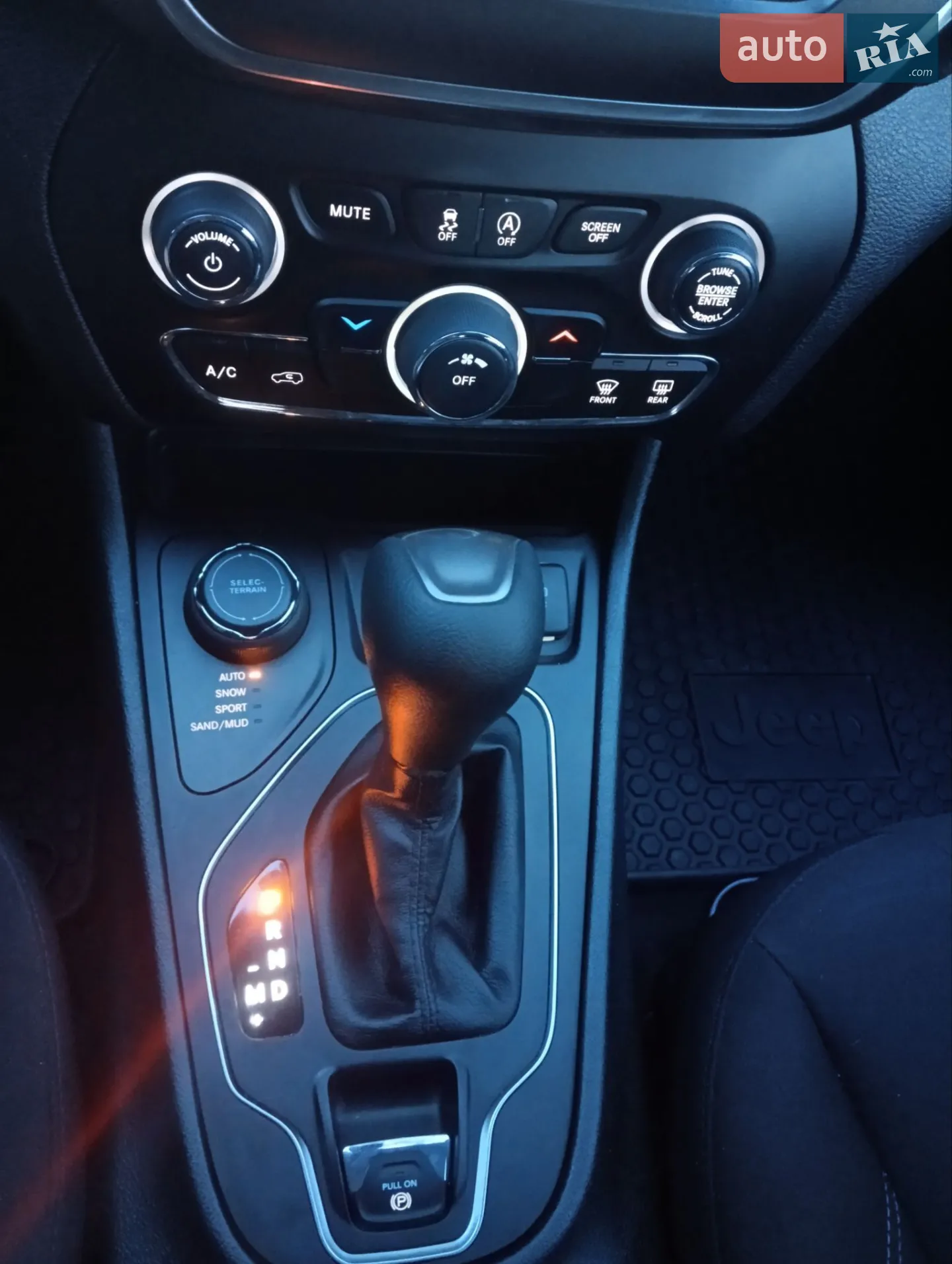 2020 Jeep Cherokee - мініатюра 10