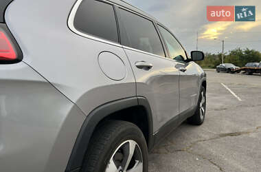 Внедорожник / Кроссовер Jeep Cherokee 2020 в 