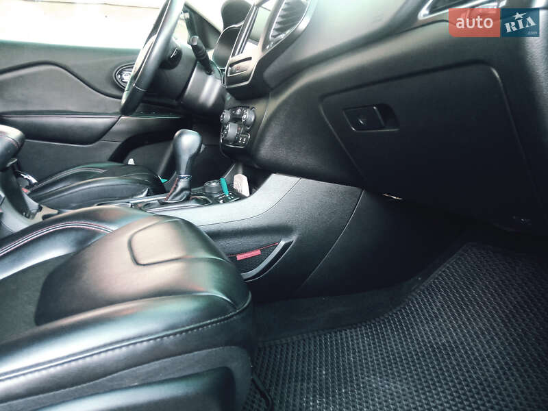 Позашляховик / Кросовер Jeep Cherokee 2018 в Кропивницькому фото 27 Позашляховик / Кросовер Jeep Cherokee 2018 в Кропивницькому