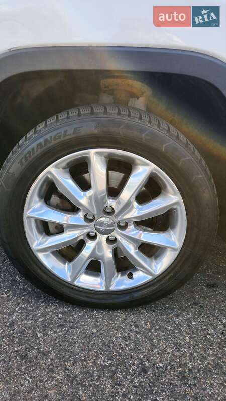 Внедорожник / Кроссовер Jeep Cherokee 2016 в Полтаве