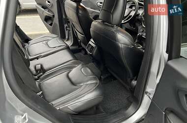 Внедорожник / Кроссовер Jeep Cherokee 2014 в 