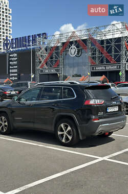 Внедорожник / Кроссовер Jeep Cherokee 2018 в 