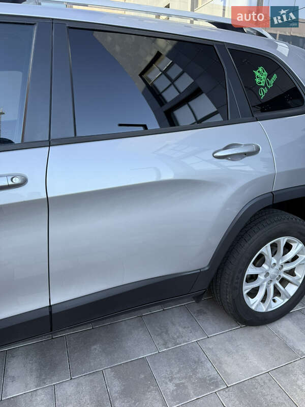 Внедорожник / Кроссовер Jeep Cherokee 2020 в Киеве
