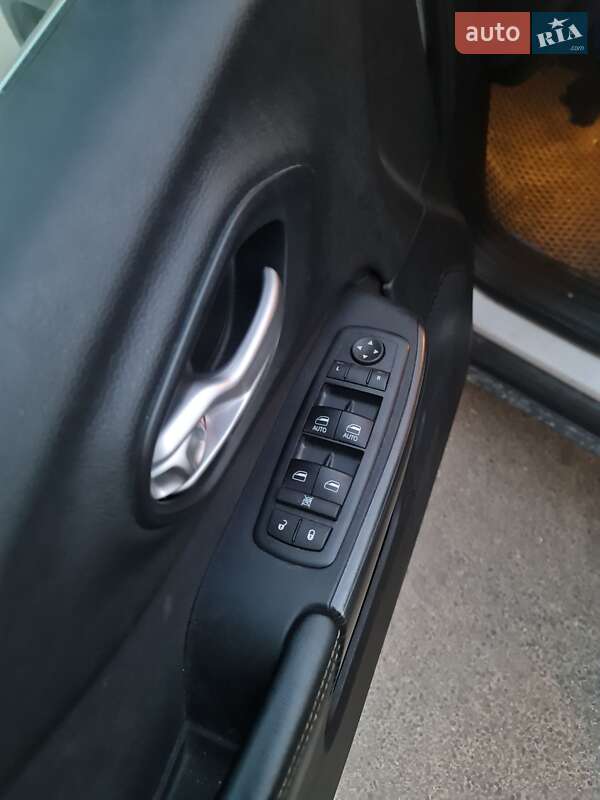 Позашляховик / Кросовер Jeep Cherokee 2016 в Тернополі