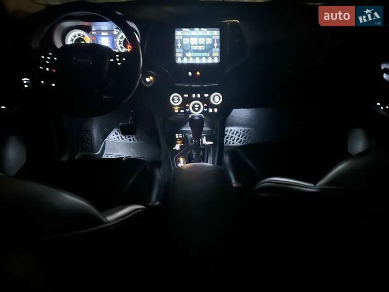 Внедорожник / Кроссовер Jeep Cherokee 2020 в Сумах