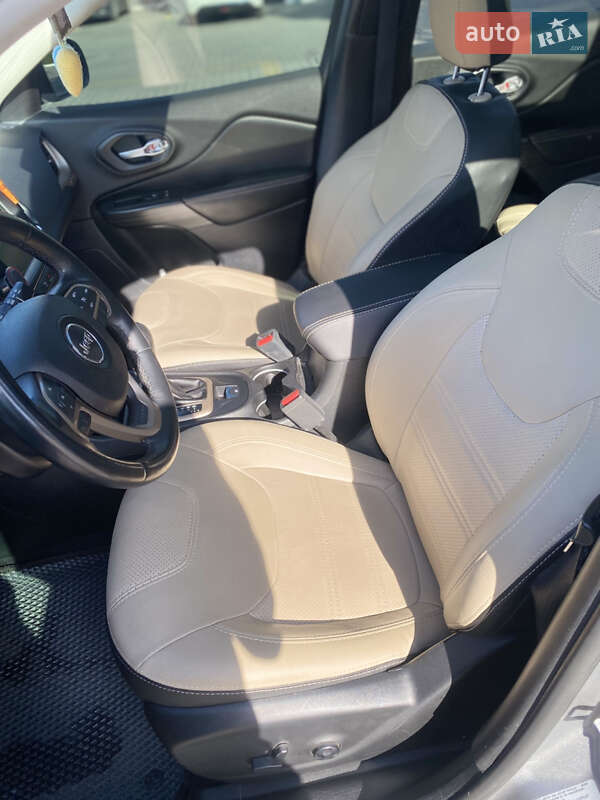 Внедорожник / Кроссовер Jeep Cherokee 2016 в Харькове фото 10 Внедорожник / Кроссовер Jeep Cherokee 2016 в Харькове