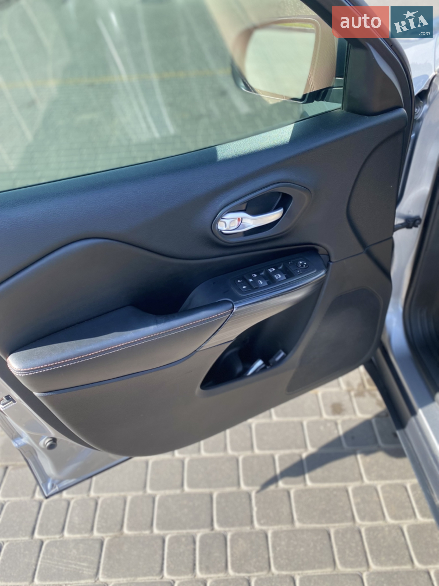 2016 Jeep Cherokee - мініатюра 11