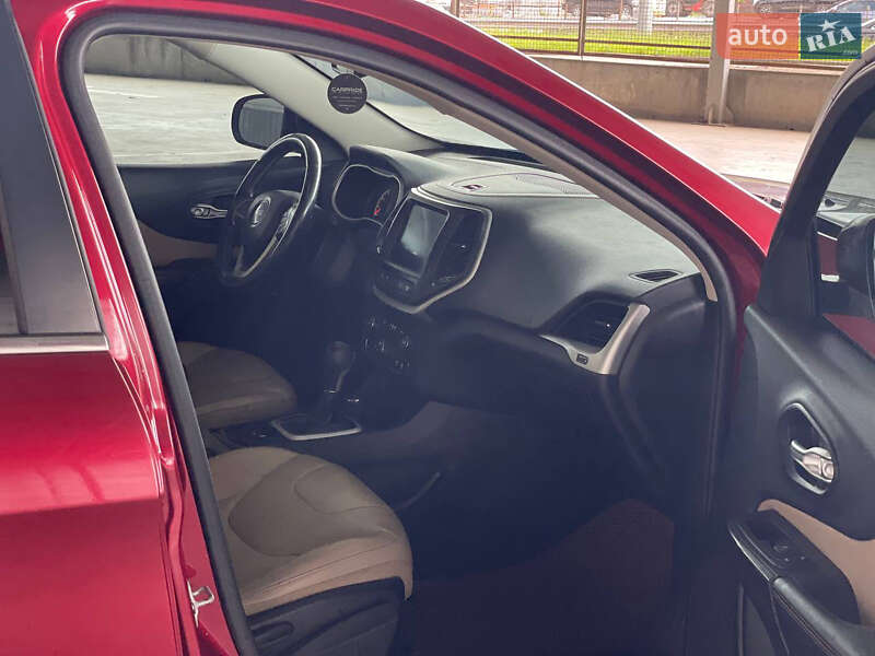 Позашляховик / Кросовер Jeep Cherokee 2014 в Рівному