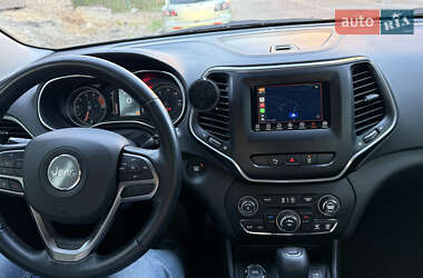 Внедорожник / Кроссовер Jeep Cherokee 2020 в 