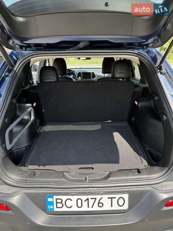 Внедорожник / Кроссовер Jeep Cherokee 2017 в Львове