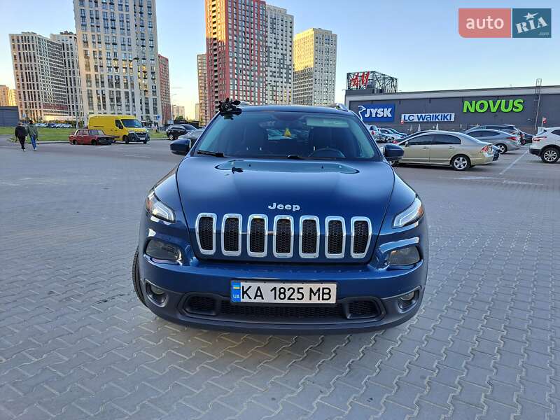 Внедорожник / Кроссовер Jeep Cherokee 2017 в Киеве