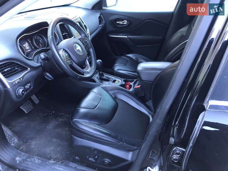 Внедорожник / Кроссовер Jeep Cherokee 2019 в Шептицькому