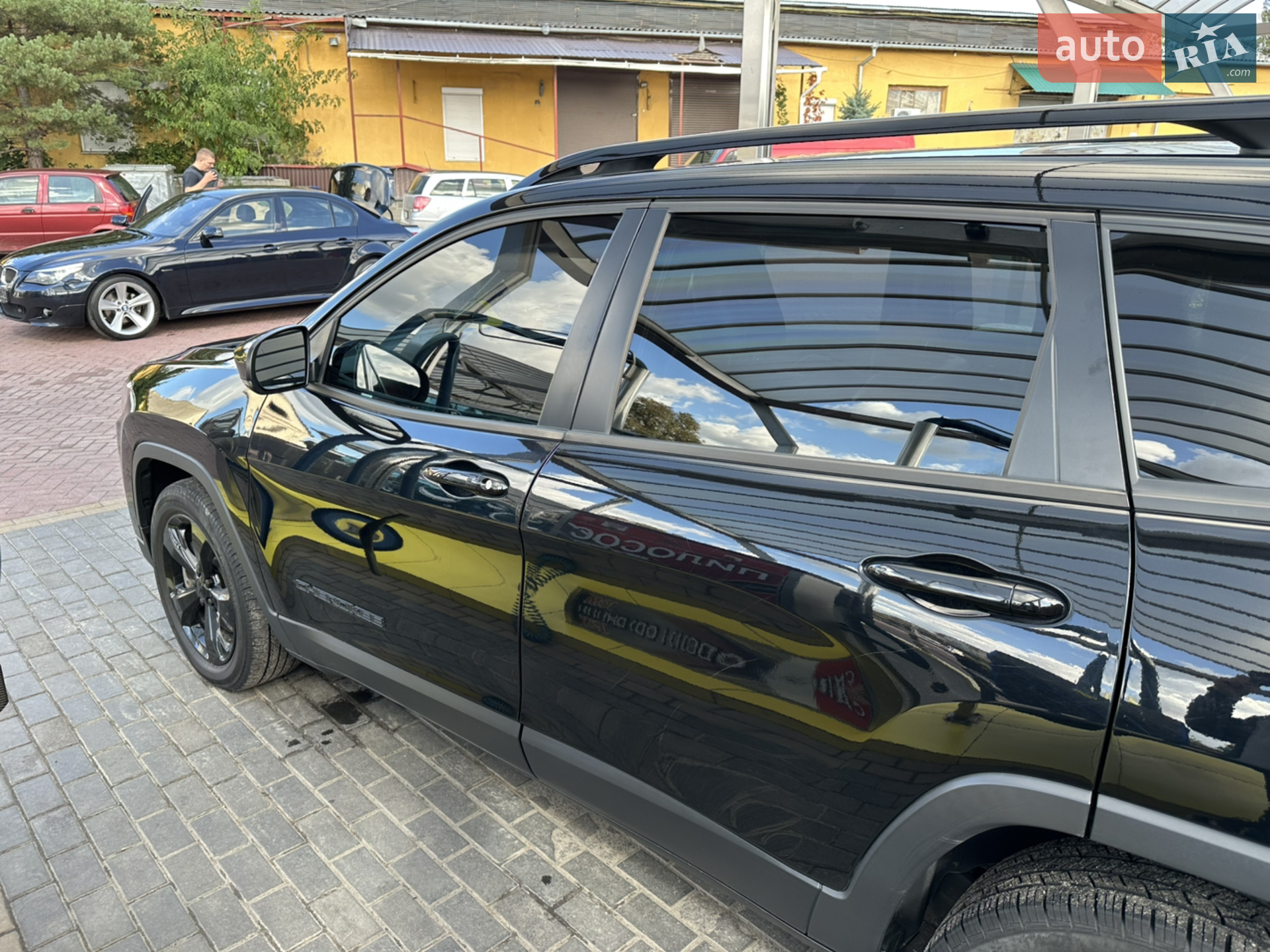 2019 Jeep Cherokee - мініатюра 14