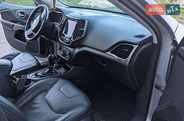 Внедорожник / Кроссовер Jeep Cherokee 2019 в 