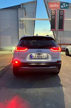 Внедорожник / Кроссовер Jeep Cherokee 2019 в 