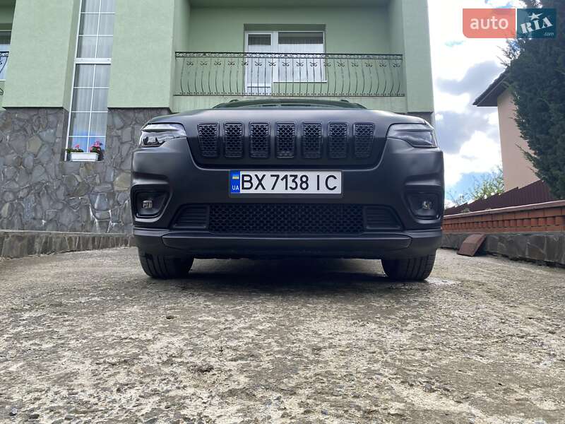 Внедорожник / Кроссовер Jeep Cherokee 2019 в Хмельницком