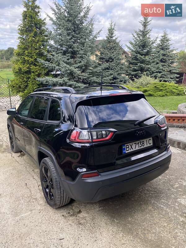 Внедорожник / Кроссовер Jeep Cherokee 2019 в Хмельницком