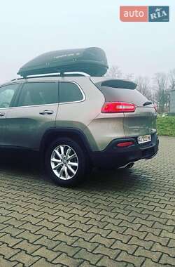 Внедорожник / Кроссовер Jeep Cherokee 2016 в Новояворовске