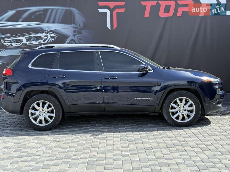 Внедорожник / Кроссовер Jeep Cherokee 2015 в Львове