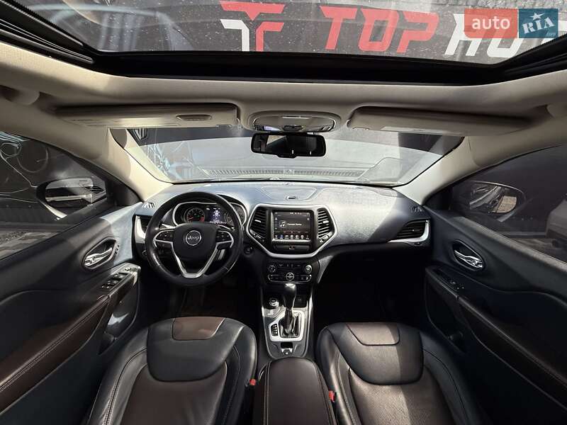 Внедорожник / Кроссовер Jeep Cherokee 2015 в Львове