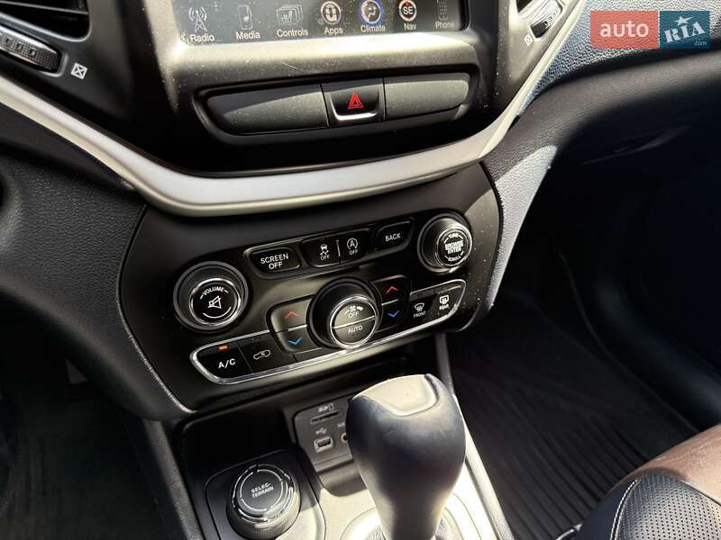 Внедорожник / Кроссовер Jeep Cherokee 2015 в Львове