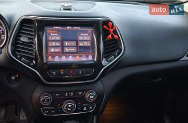 Внедорожник / Кроссовер Jeep Cherokee 2018 в 