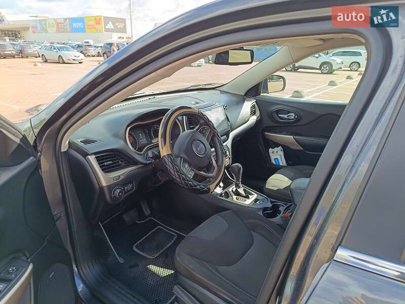 Позашляховик / Кросовер Jeep Cherokee 2016 в Житомирі