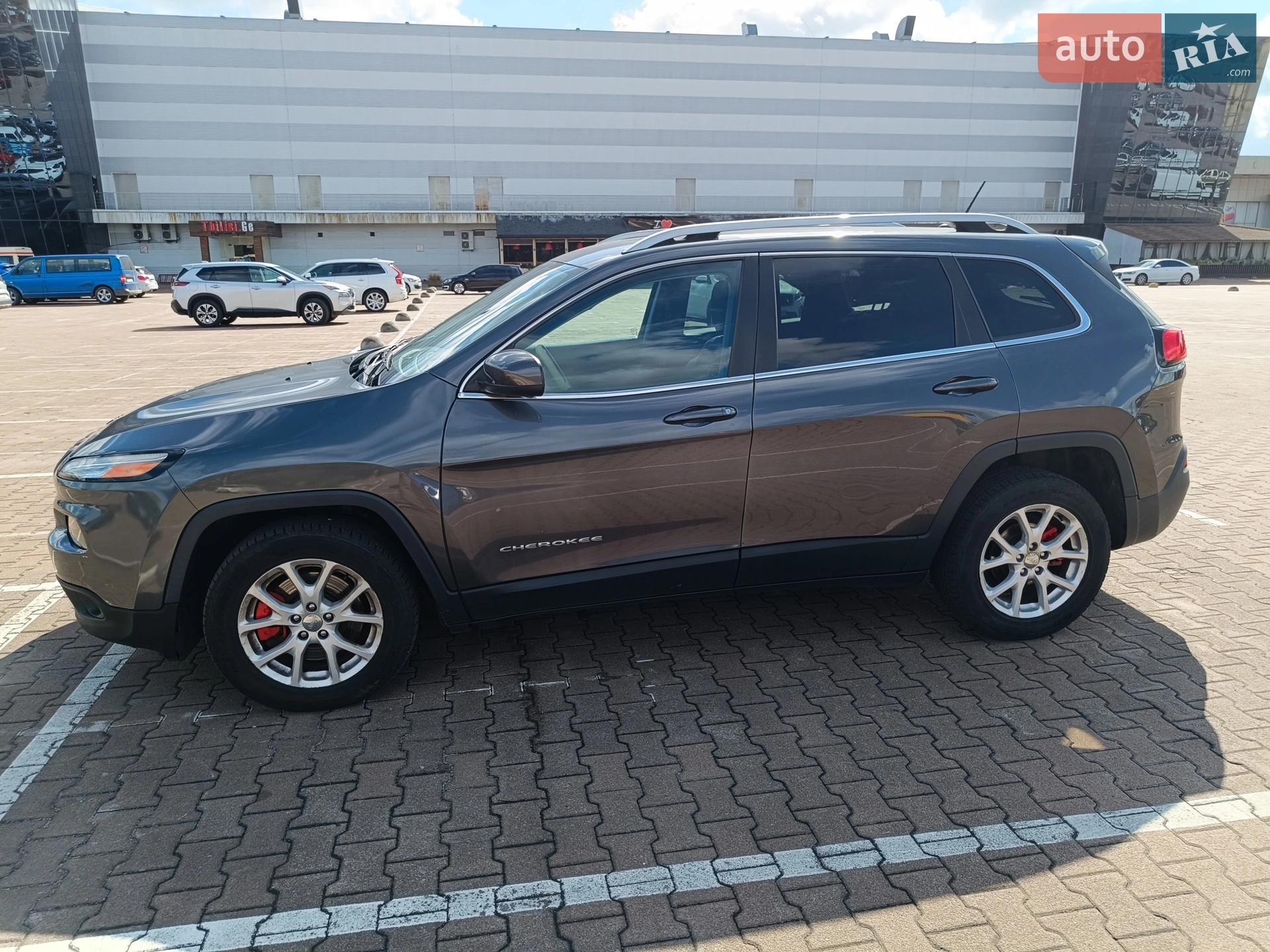 2016 Jeep Cherokee - мініатюра 3