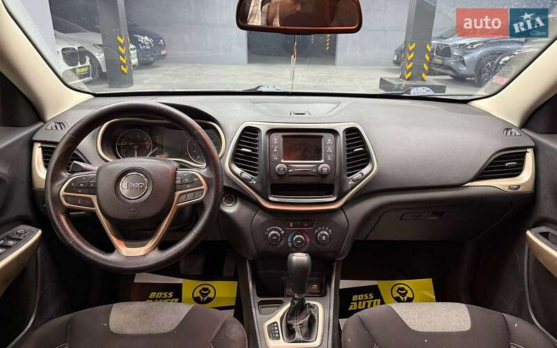 Внедорожник / Кроссовер Jeep Cherokee 2017 в Черновцах