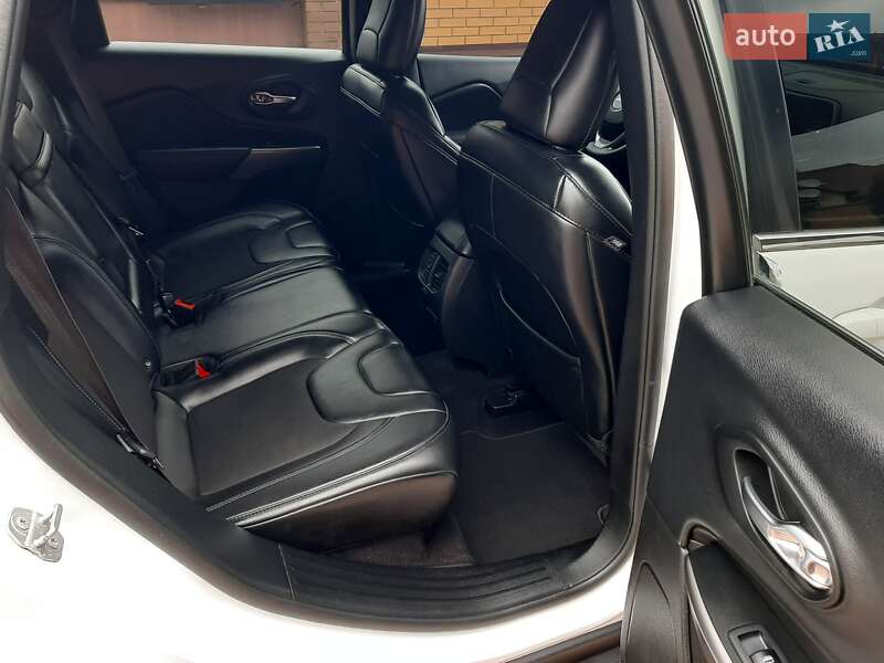 Внедорожник / Кроссовер Jeep Cherokee 2018 в Полтаве