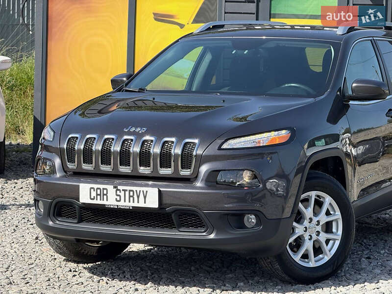 Внедорожник / Кроссовер Jeep Cherokee 2014 в Стрые